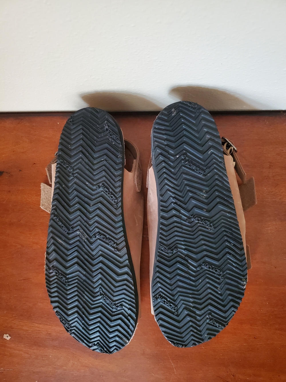 Women's Softstar Minimalist Sandals - Picture 5 of 5